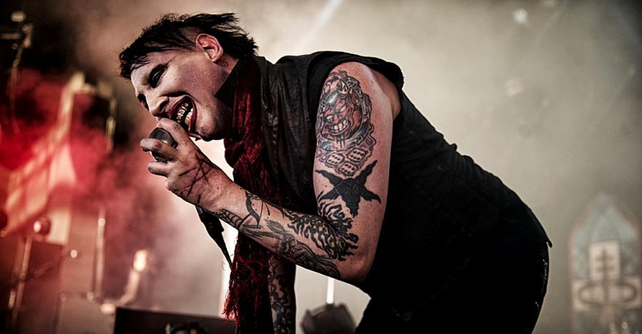 скачать клип Marilyn Manson - DON NOT CHASE THE DEAD