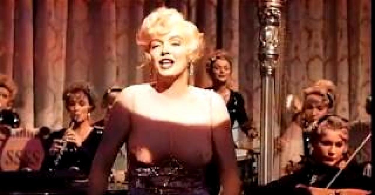 скачать клип Marilyn Monroe - I Wanna Be Loved By You